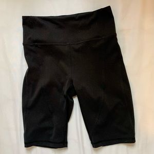 Lululemon Ribbed Contoured High-Rise Short 8"